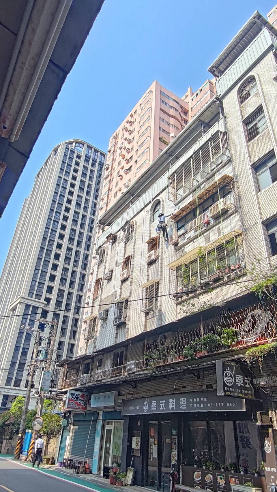 桃園外牆防水,桃園屋頂防水,桃園外牆蜘蛛人,桃園外牆磁磚修繕,桃園外牆設備安裝